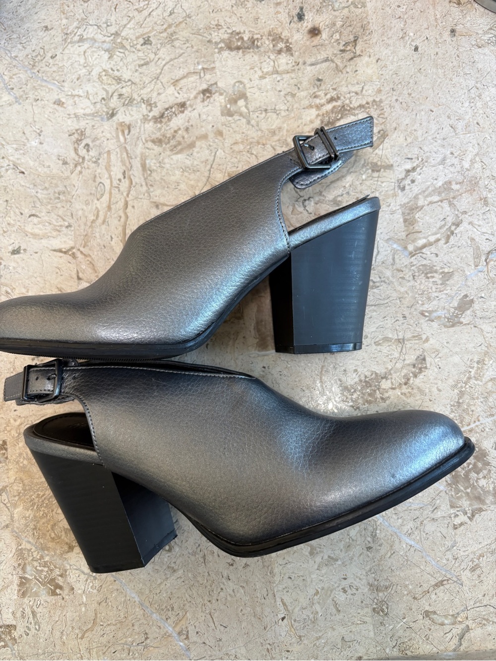 Metallic Silver Faux Leather Slingback Almond Toe High Block Heel Size 9.5 M